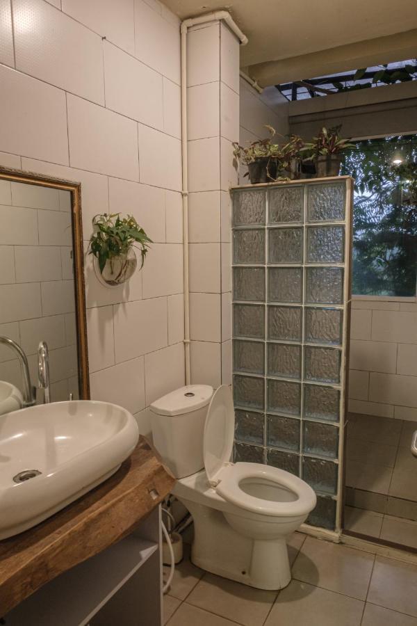 Ruth'S Bed & Breakfast Лембанг Экстерьер фото